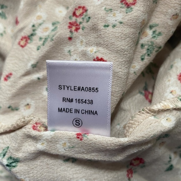 Grey Sweetheart Floral Wrap Top - Picture 8 of 8